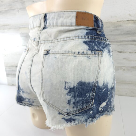 BDG HIGH RISE DREE CHEEKY SHORTS WOMEN'S SIZE 29 W STUDDED VINTAGE WASH *FLAWS* - Picture 6 of 16
